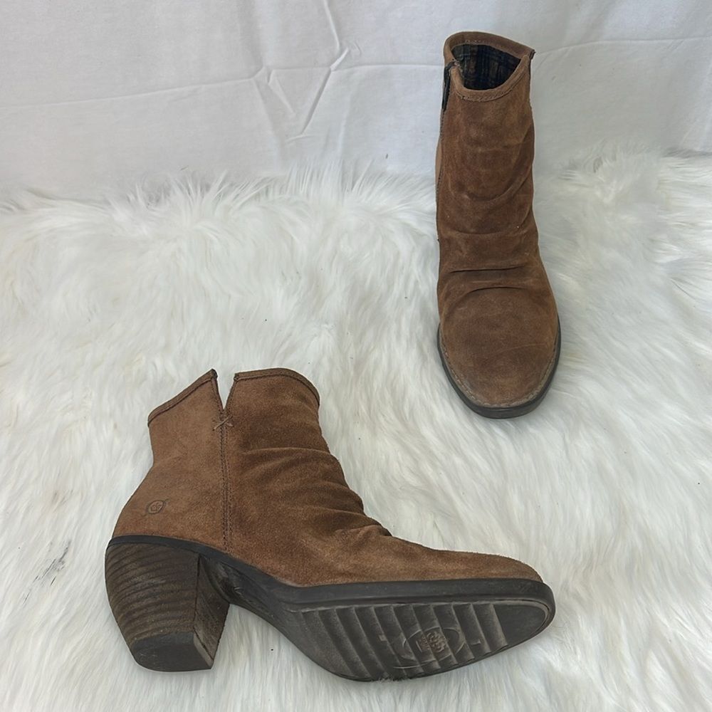 Born‎ Aire Brown Suede Ruched Stack Heel Booties Sz 8